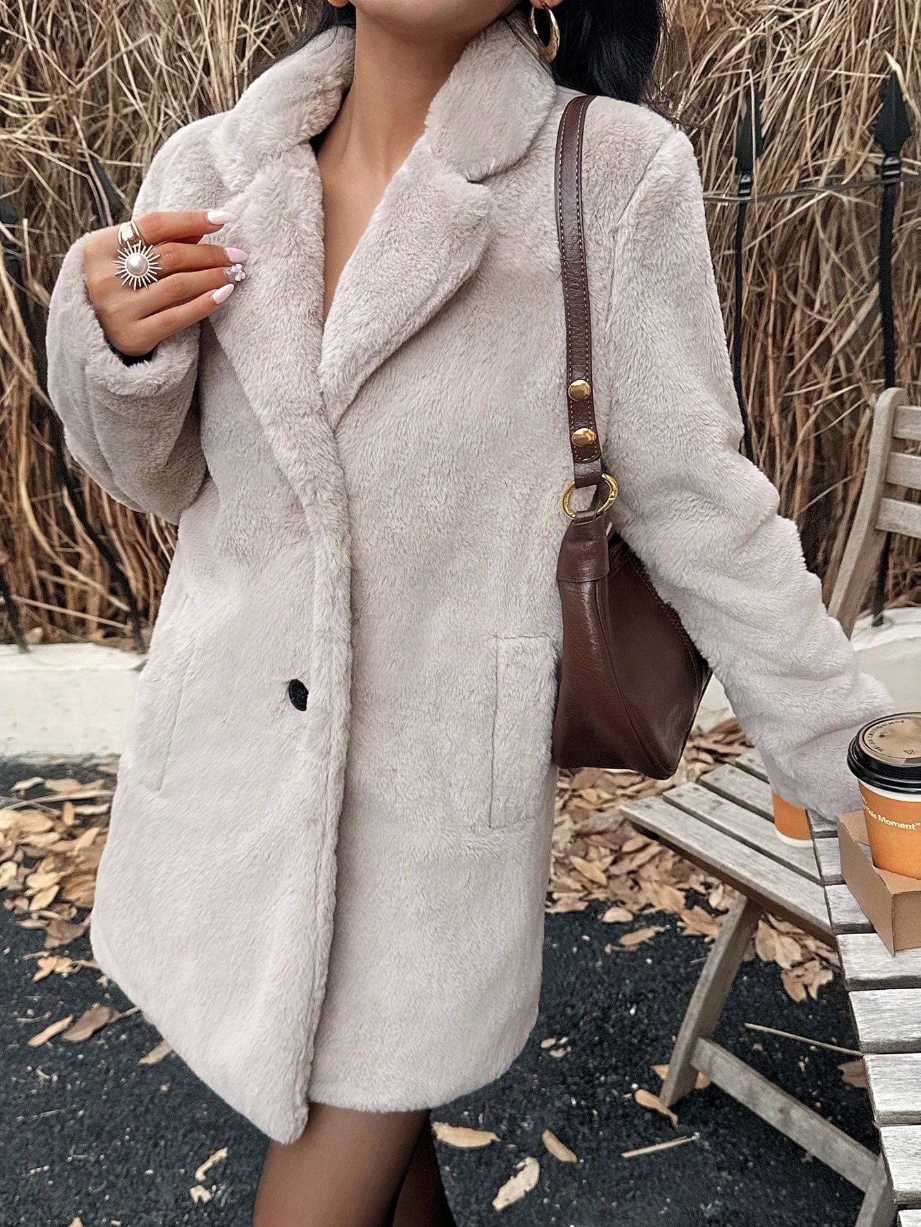 Manteau ample pour femmes avec col en fausse fourrure de camélia, doux et moelleux. Automne/Hiver